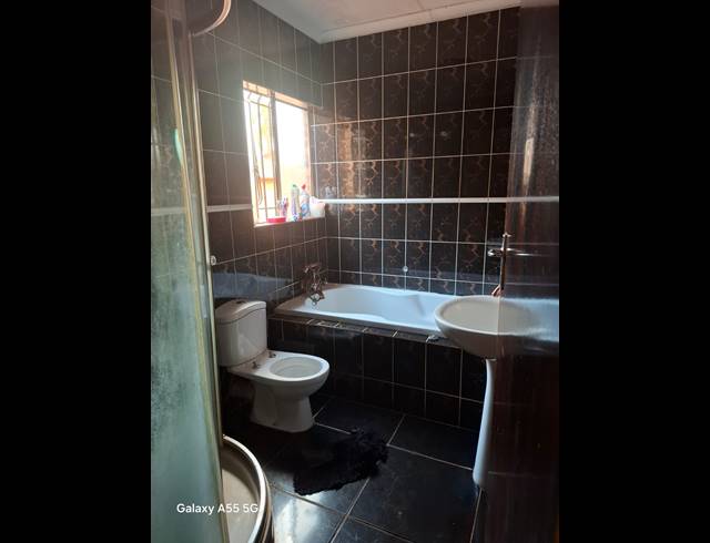 3 BEDROOM FREEHOLD FOR SALE IN CLARINA